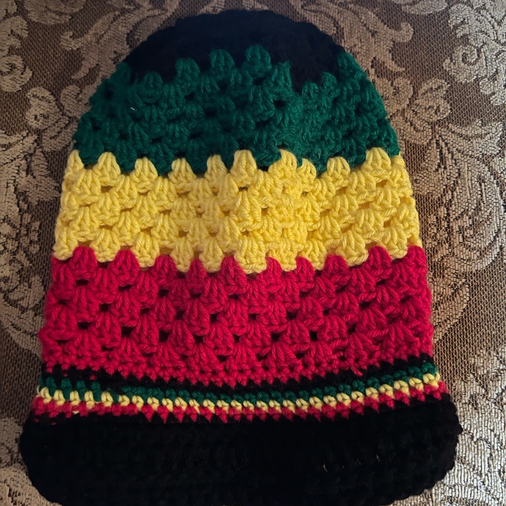 Men’s bold square Rasta hat for dreadlocks